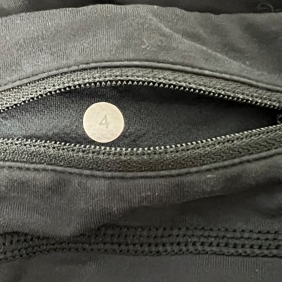 Lululemon Run A Marathon Crop II Legging Pretty Palm Black Angel Wing size 4 - Picture 10 of 12